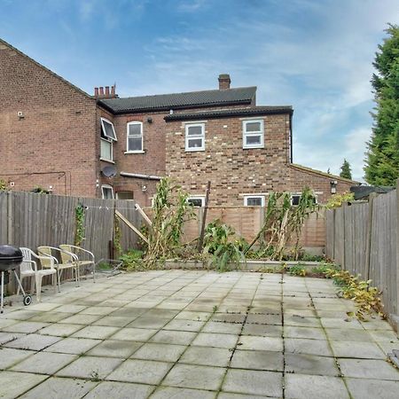 090 Beautiful 1 Bedroom Flat Near Luton Town And Station Екстериор снимка