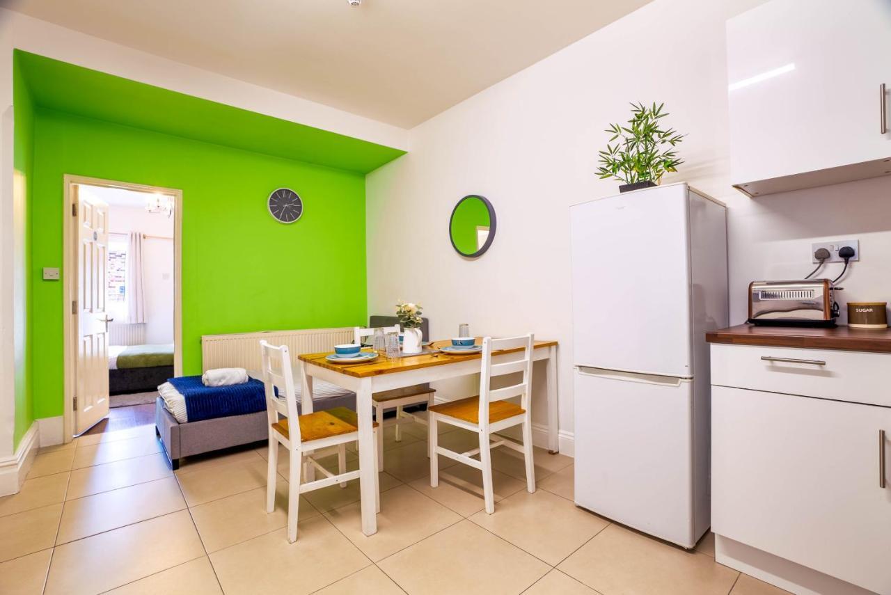 090 Beautiful 1 Bedroom Flat Near Luton Town And Station Екстериор снимка