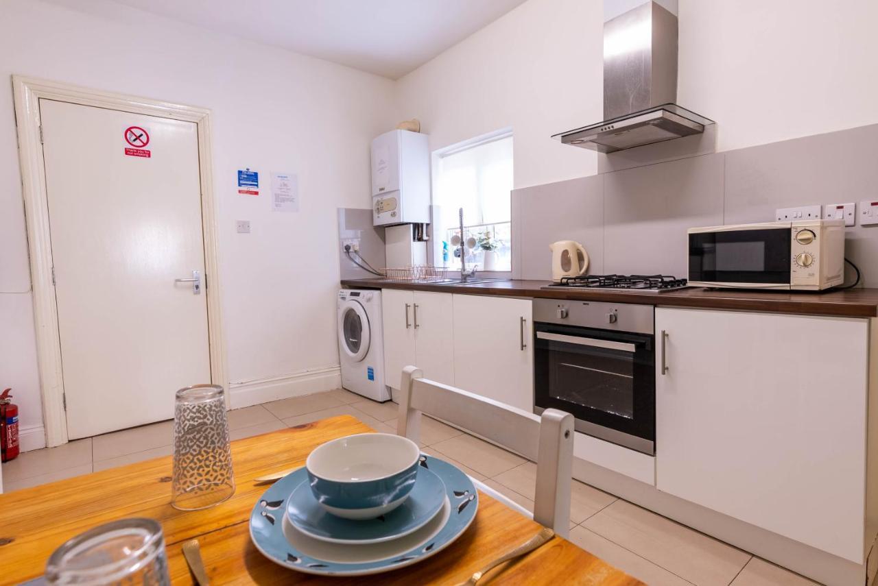090 Beautiful 1 Bedroom Flat Near Luton Town And Station Екстериор снимка